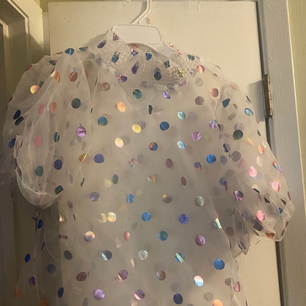 Very Cute Ladies Blouse!
